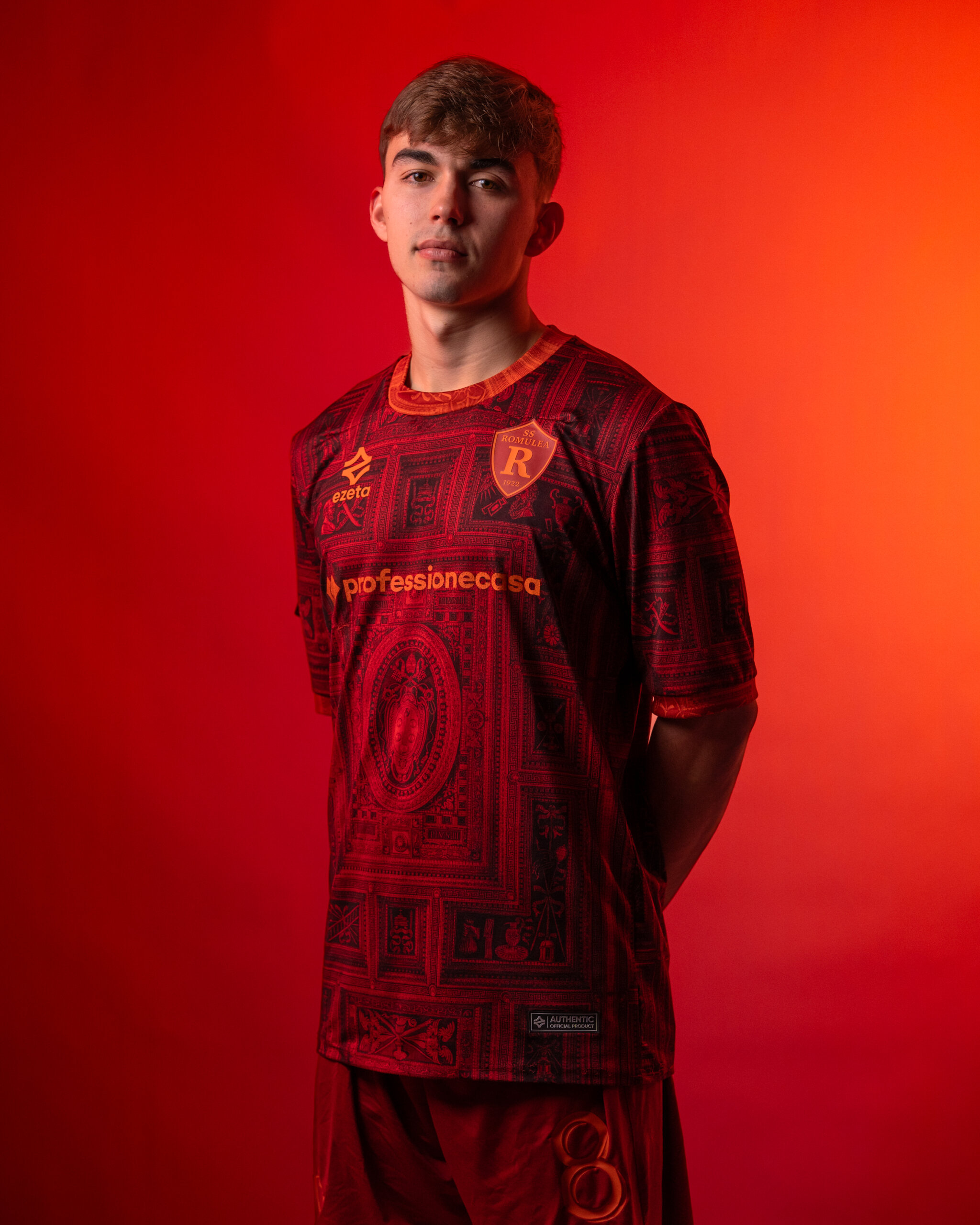 Dominic Occhialini, signed with Romulea