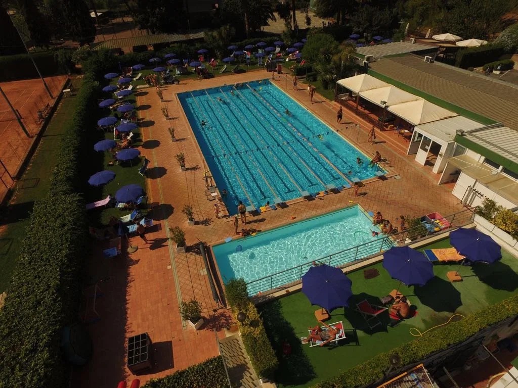 Swimming pool complex